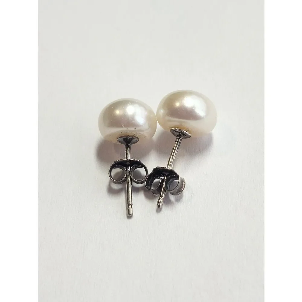 Sterling Silver Classic Pearl Stud Earrings in White